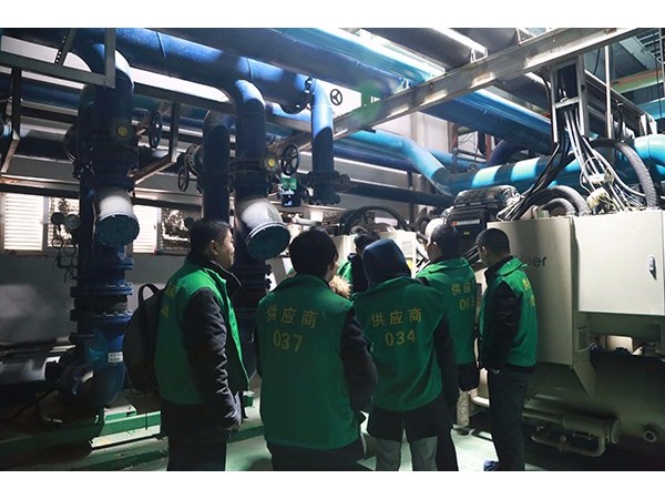 工廠陳舊中央空調(diào)能耗大，磁懸浮變頻機(jī)組給你理想的節(jié)能效益
